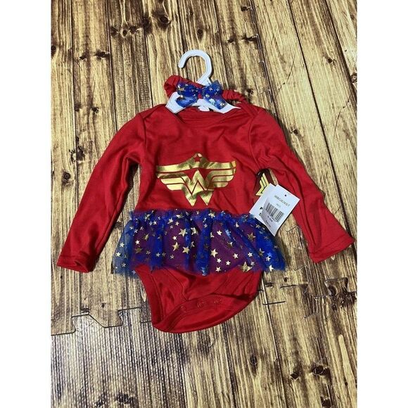 NWT Wonder Woman Outfit Baby 6-9 M - Picture 1 of 6